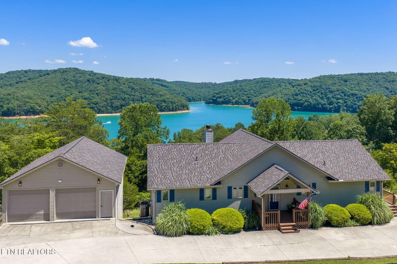 110 Little Deer Path Ln, Lafollette, TN 37766