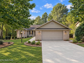 110 Lynhurst Dr, Crossville, TN 38558