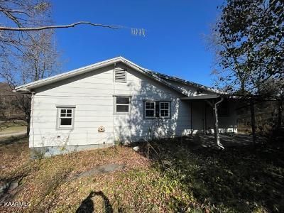 110 Martin Cir, Harriman, TN 37748