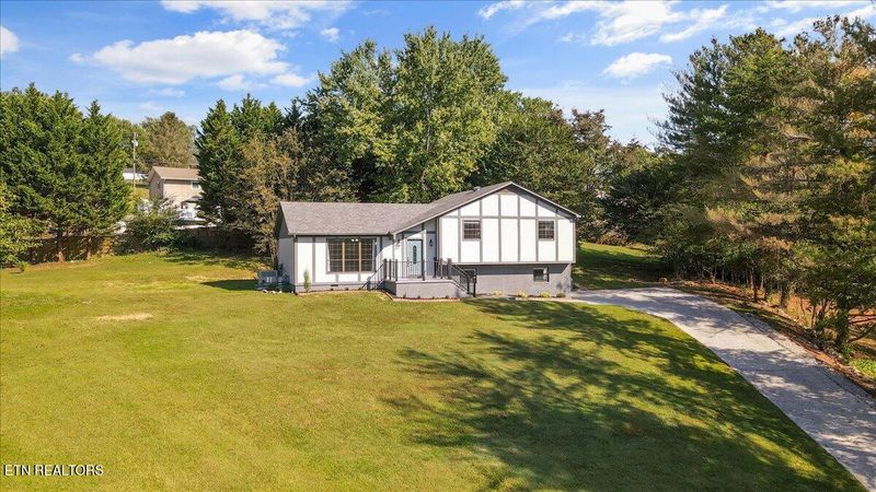110 Meadow Ln, Clinton, TN 37716
