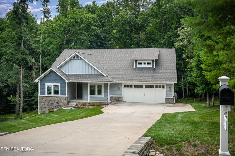 110 Motthaven Dr, Crossville, TN 38558
