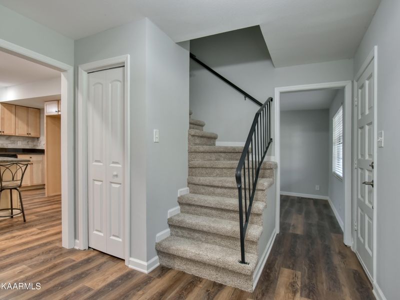 110 Newport Dr, Oak Ridge, TN 37830