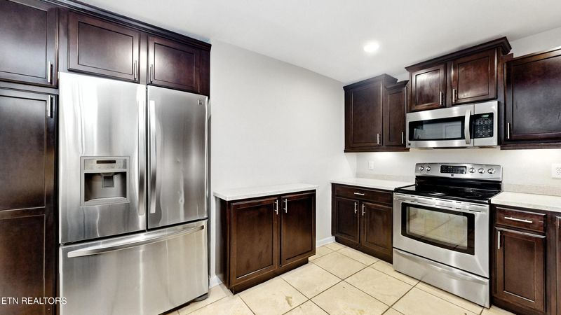 110 Ogden Cir, Oak Ridge, TN 37830