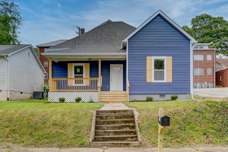 110 Oglewood Ave, Knoxville, TN 37917