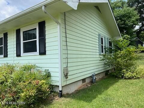 110 Pacific Rd, Oak Ridge, TN 37830