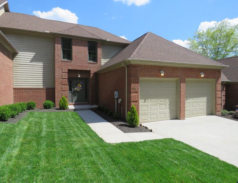 110 Park Meade Dr, Oak Ridge, TN 37830