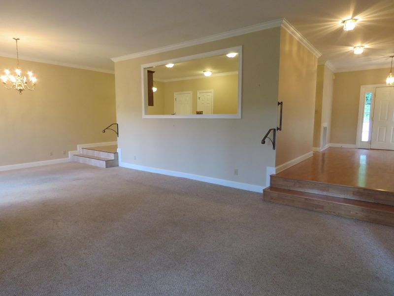 110 Park Meade Dr, Oak Ridge, TN 37830