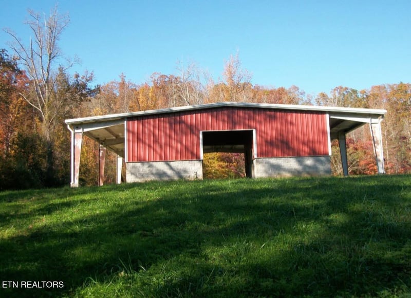 110 Peninsula Rd, Harriman, TN 37748