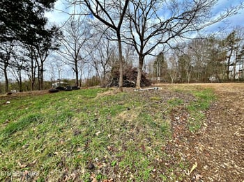 110 Pinecrest Dr, Loudon, TN 37774