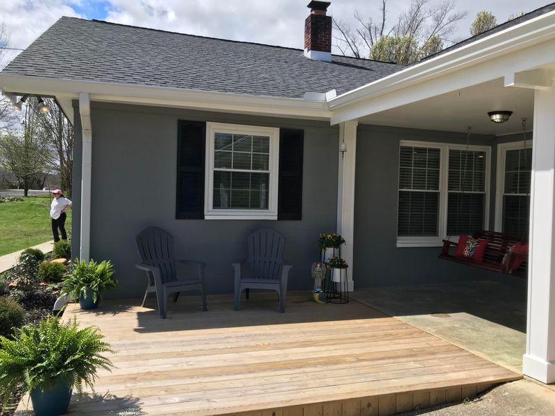110 Quincy Ave, Oak Ridge, TN 37830