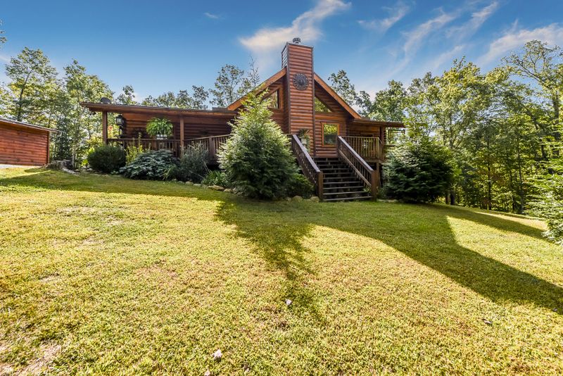 110 Robert Smith Rd, Tellico Plains, TN 37385