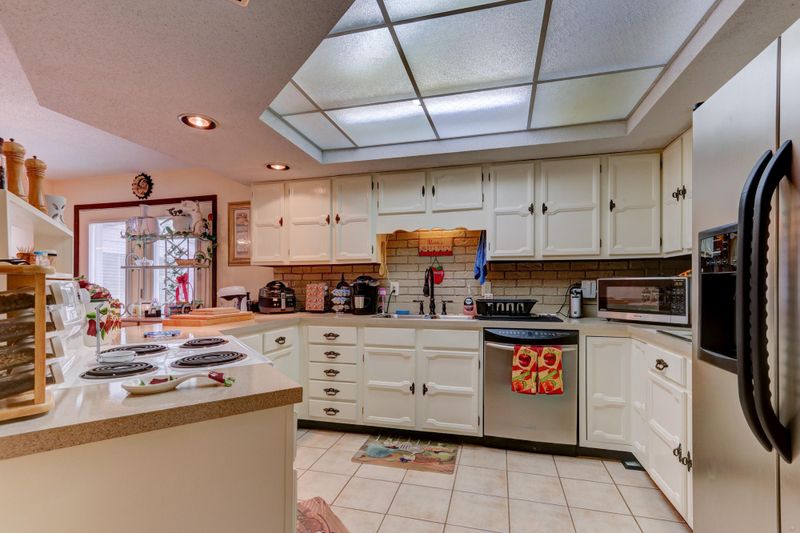 110 Rose Marie Ln, Clinton, TN 37716