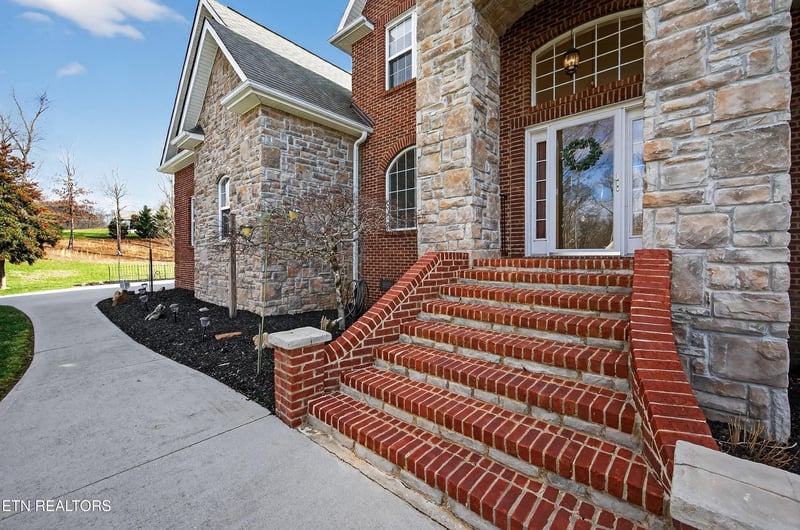 110 Saint James Ln, Clinton, TN 37716