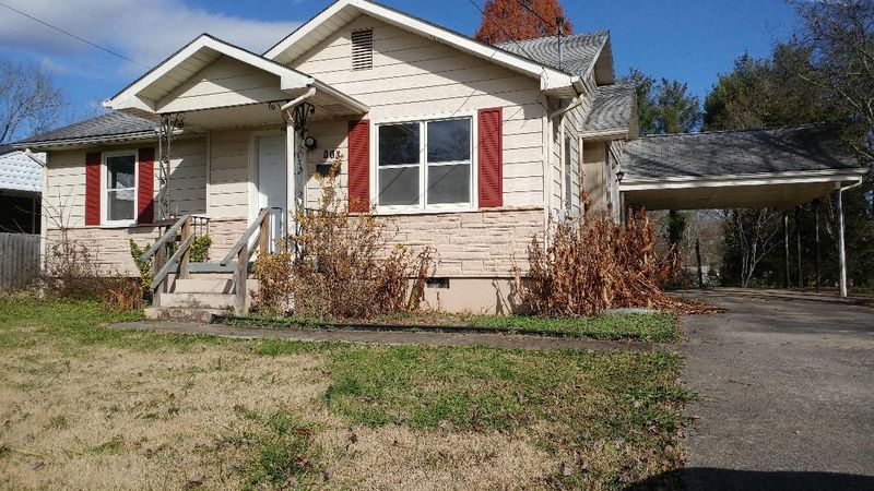 110 Salem Rd, Oak Ridge, TN 37830