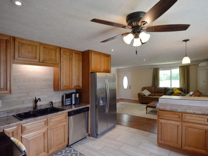 110 Shipe Rd, Powell, TN 37849