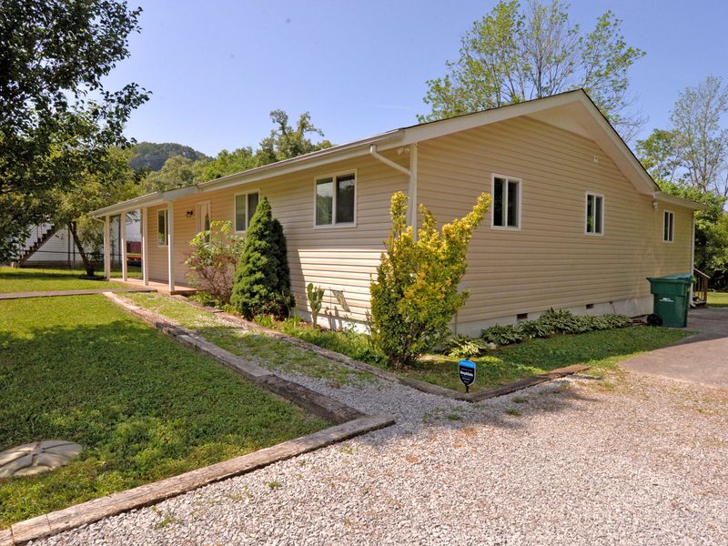 110 Shipe Rd, Powell, TN 37849