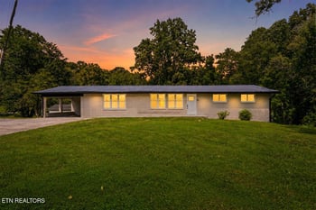 110 Skyline Dr, Oneida, TN 37841