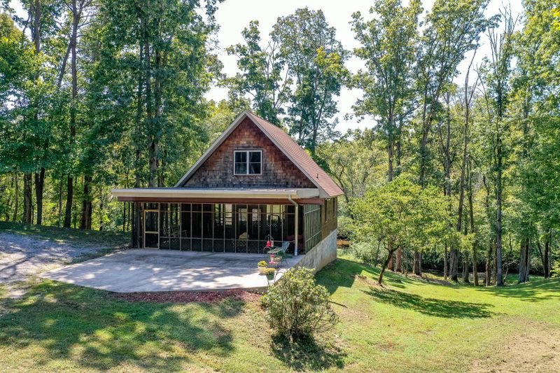 110 Sloan Rd, Vonore, TN 37885