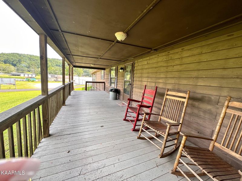 110 Sycamore Dr, Harriman, TN 37748
