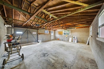 110 Vann Dr, Harriman, TN 37748