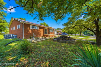 110 Vann Dr, Harriman, TN 37748