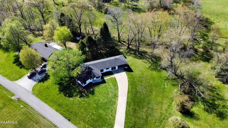 110 Vaughn Dr, Oneida, TN 37841