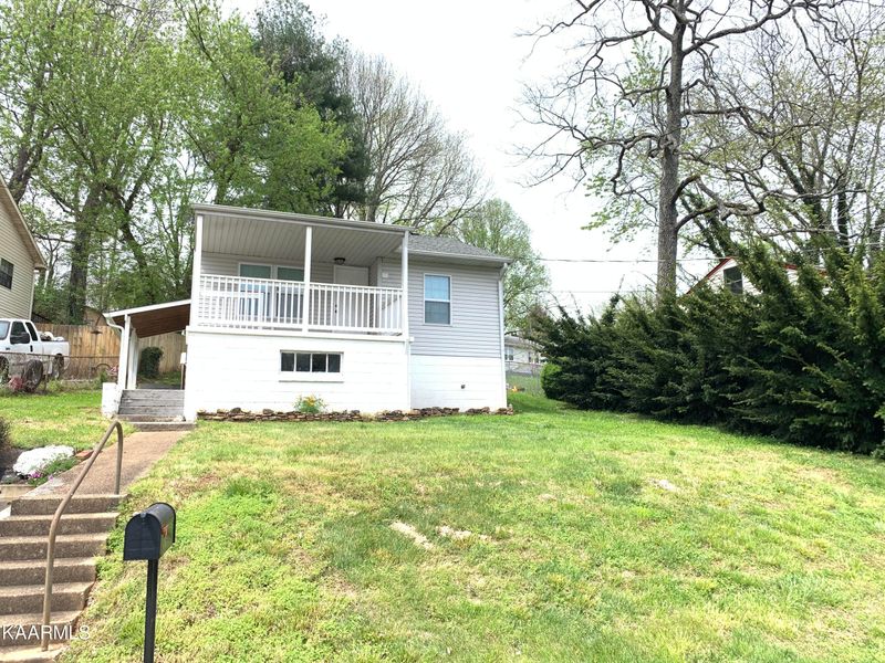110 Wainwright Rd, Oak Ridge, TN 37830