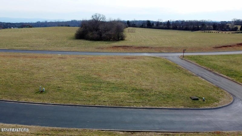 110 Whippoorwill Dr, Vonore, TN 37885