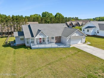 110 Wind Chase Dr, Madisonville, TN 37354