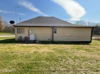 1100 8th St, Etowah, TN 37331