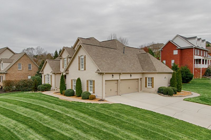 1100 Canvas Back Ln, Knoxville, TN 37922
