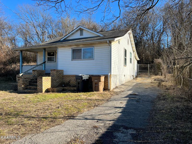 1100 Massachusetts Ave, Knoxville, TN 37921