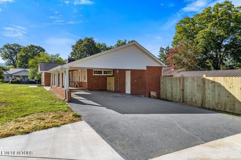 1100 Washington Ave, Etowah, TN 37331