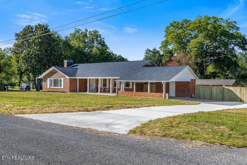 1100 Washington Ave, Etowah, TN 37331