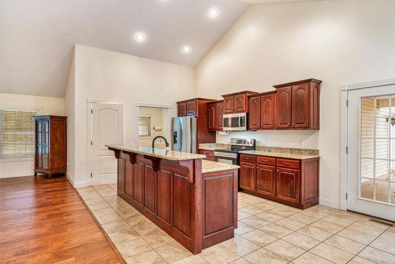 1101 Belmont Dr, Monterey, TN 38574