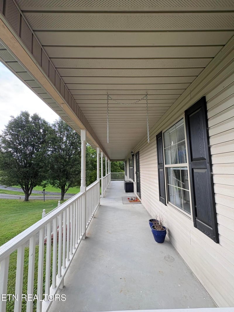 1101 Greenbriar Rd, Talbott, TN 37877