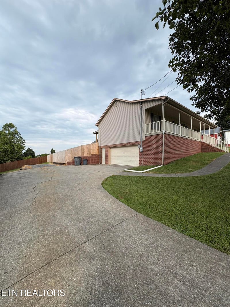 1101 Greenbriar Rd, Talbott, TN 37877