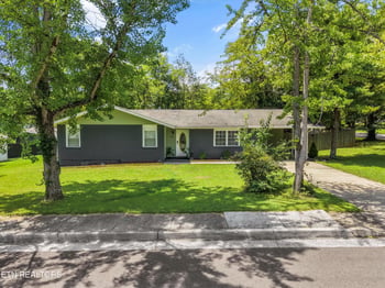 1101 SE Magnet Pl, Knoxville, TN 37915