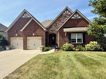 11013 Hunters Knoll Ln, Knoxville, TN 37932