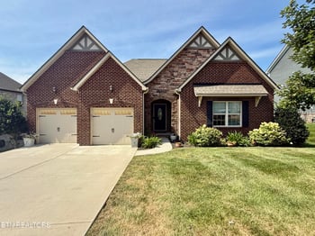 11013 Hunters Knoll Ln, Knoxville, TN 37932