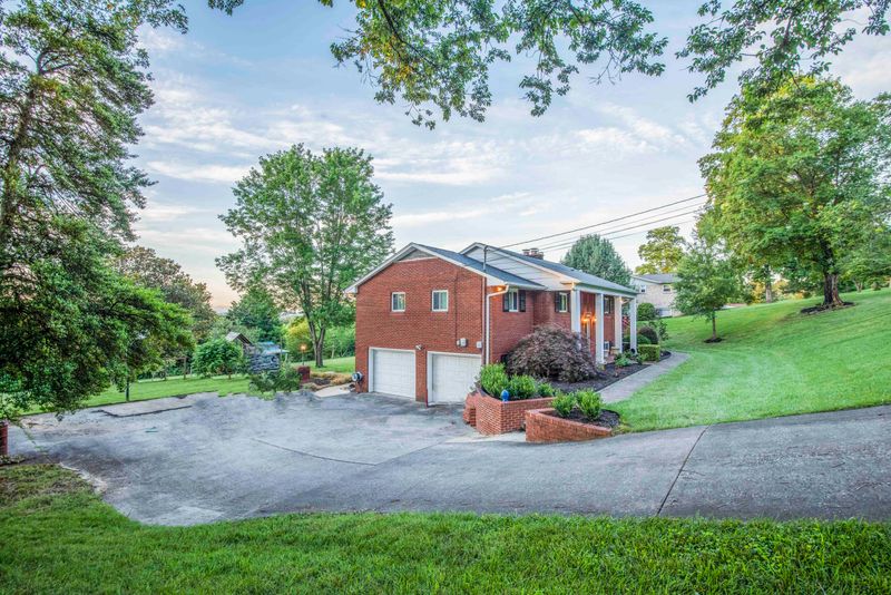 11016 Sonja Dr, Knoxville, TN 37934