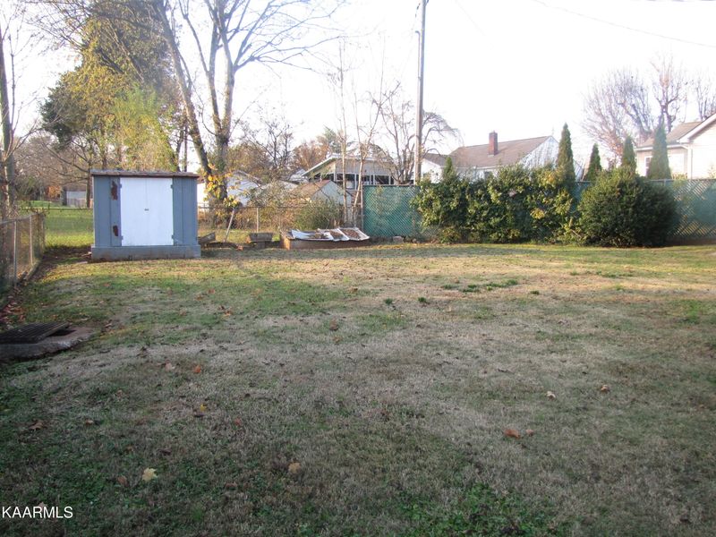 1102 Welch Ave, Loudon, TN 37774