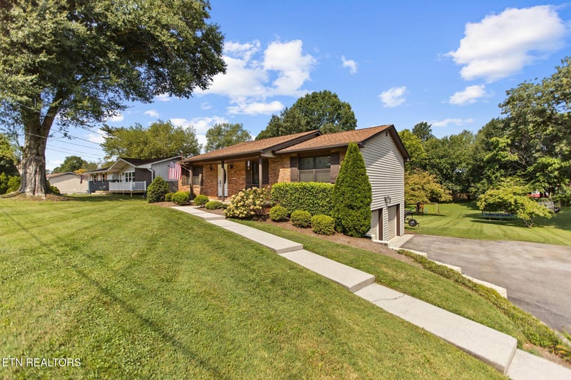 11029 Hughlan Dr, Knoxville, TN 37934