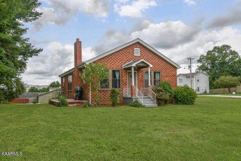 1103 Everett Ave, Maryville, TN 37804