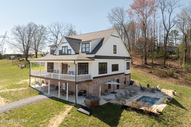 1103 W Copeland Dr, Powell, TN 37849