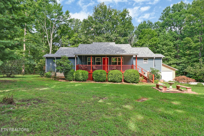 1104 Belmont Dr, Monterey, TN 38574