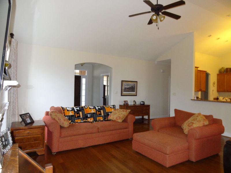 1104 Brighton Dr, Alcoa, TN 37701