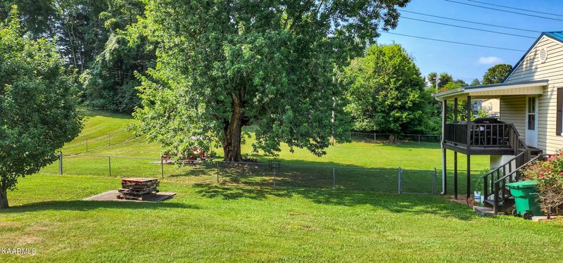 1104 Carmichael St, Morristown, TN 37814