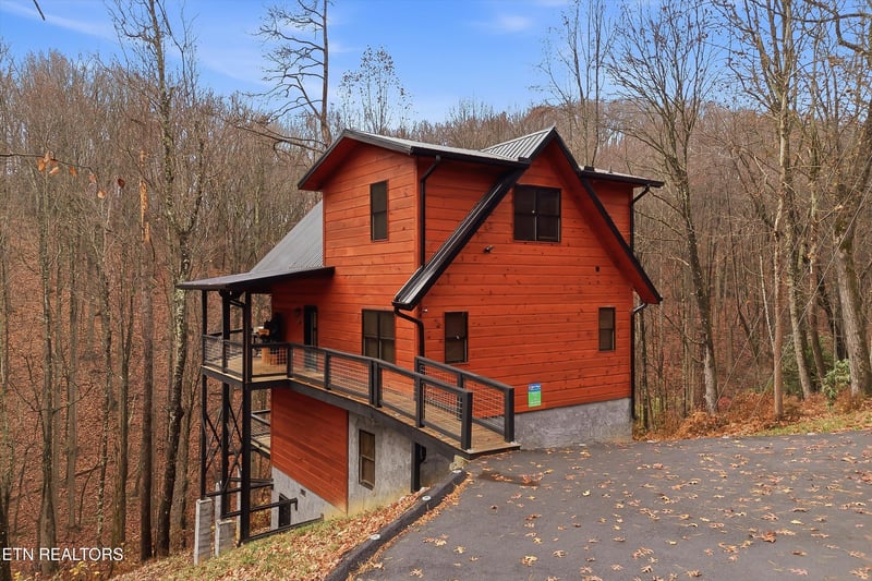 1104 Laddie Buck Ln, Gatlinburg, TN 37738
