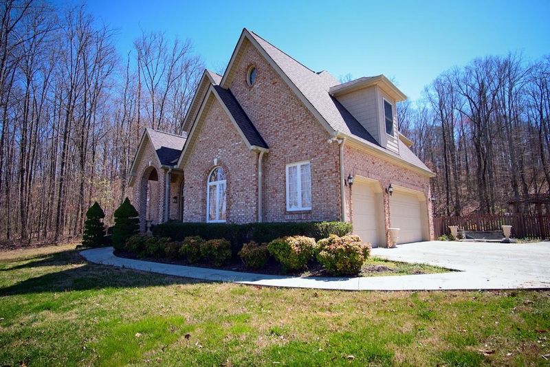 1104 Rifle Range Dr, Knoxville, TN 37918
